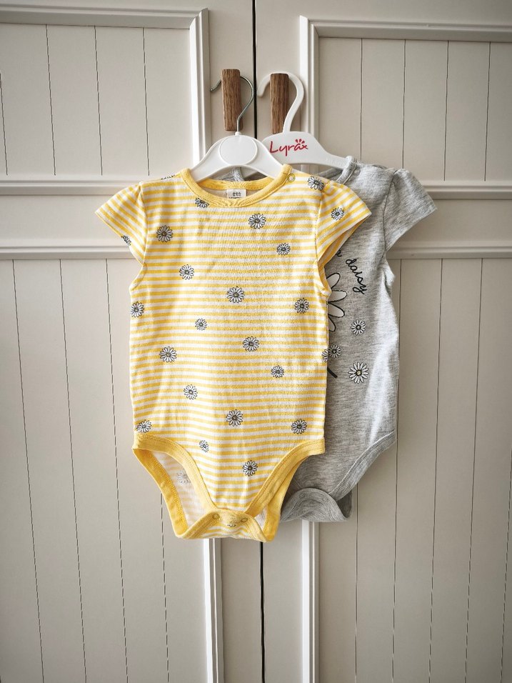 Sarı Çiçekli Kısa Kollu Bebek Body - Görsel 4