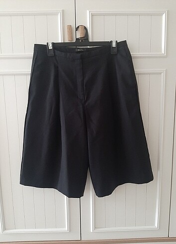 40 Beden siyah Renk KADIN PİLELI SORT PANTALON