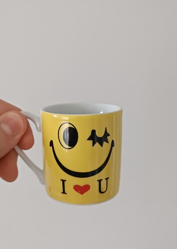 Sarı Renkli Göz Kırpan Yüz Desenli Kupa - Görsel 3