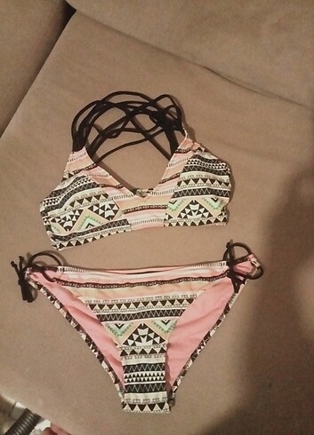Sıfır hiç giyilmemiş bikini takım