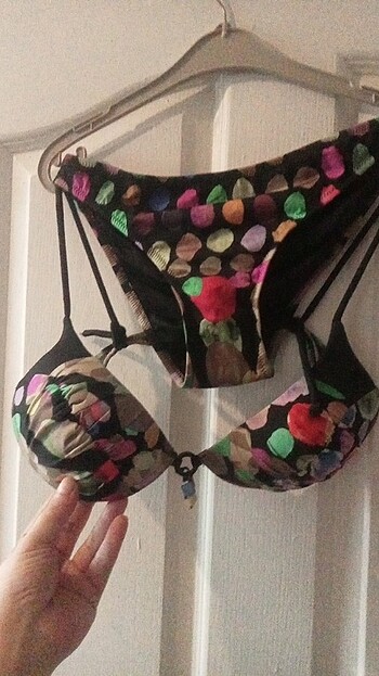 Kom marka bikini takım külot kısmı hiç kullanılmadı 