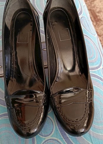 siyah Tokalı Blok Topuklu Stiletto