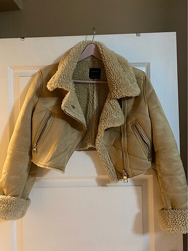 Bershka kürk detaylı mont