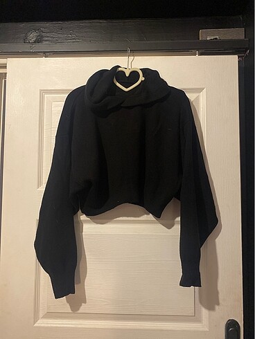 Kapüşonlu crop sweat