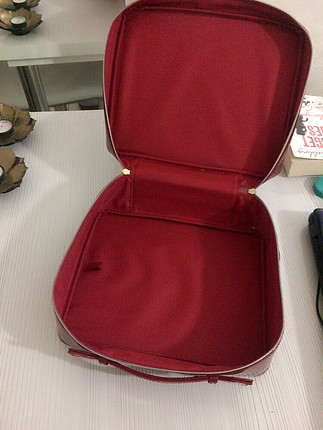  Beden kırmızı Renk Estee Lauder makyaj ve seyahat çantası 