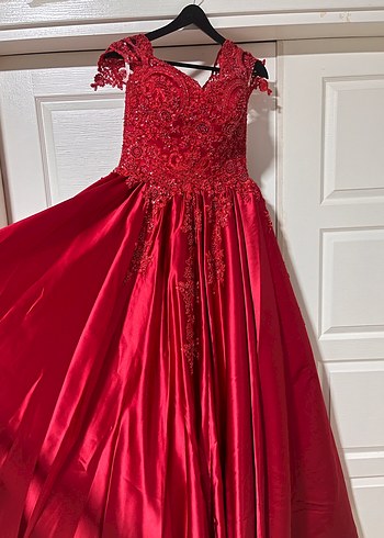 Kırmızı Nakışlı Uzun Kına Elbisesi - Görsel 5