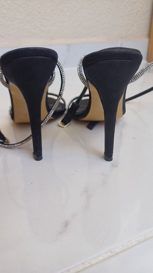 Parlak Siyah Yılan Desenli Tokalı Stiletto - Görsel 3