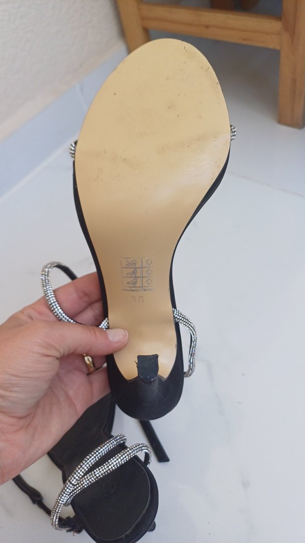 Parlak Siyah Yılan Desenli Tokalı Stiletto - Görsel 4