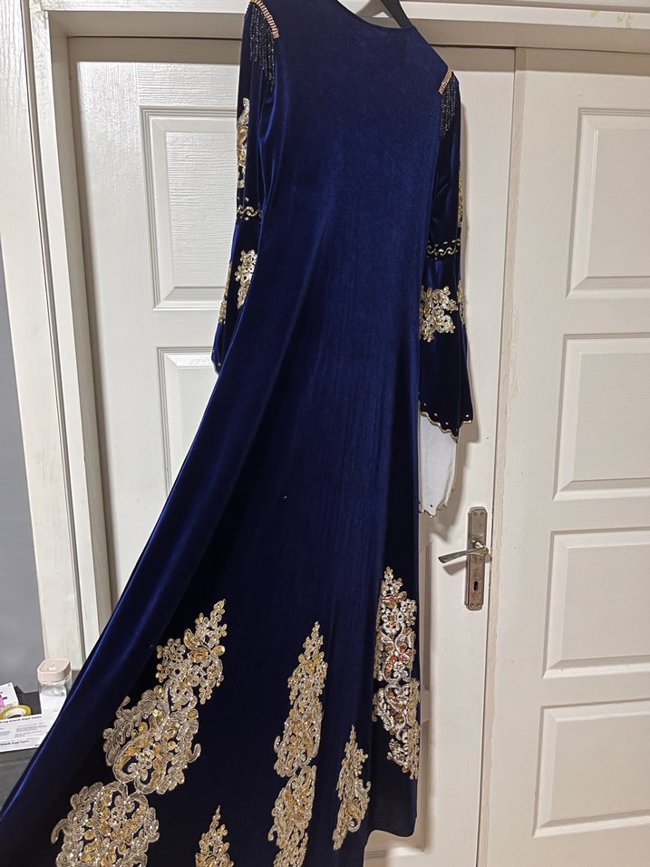 Kadın Nakışlı Uzun Kollu Altın Renkli Henna Elbisesi - Görsel 2