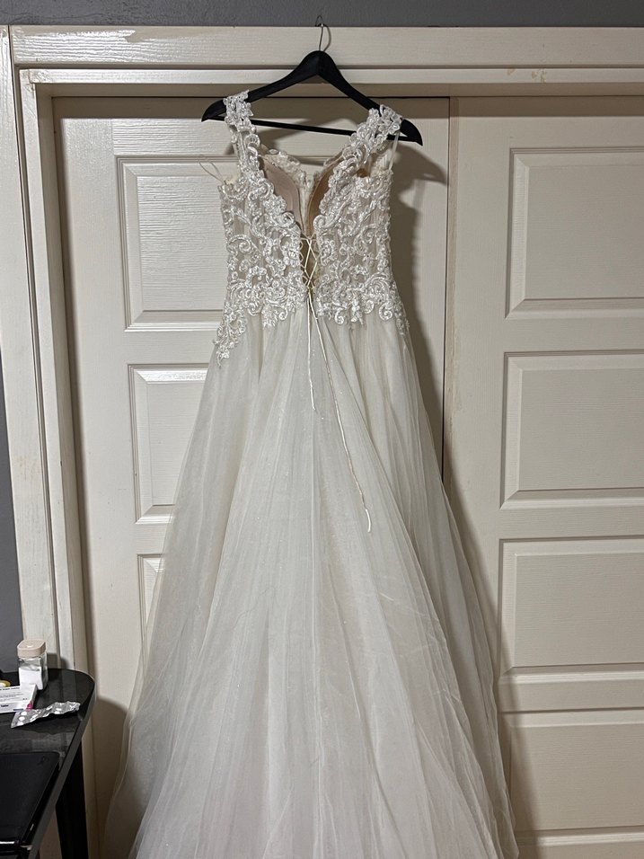 Dantel Detaylı Uzun Beyaz A Kesim Gelinlik - Görsel 3