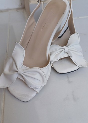 Beyaz Fiyonklu Stiletto Kadın Abiye Ayakkabı - Görsel 4