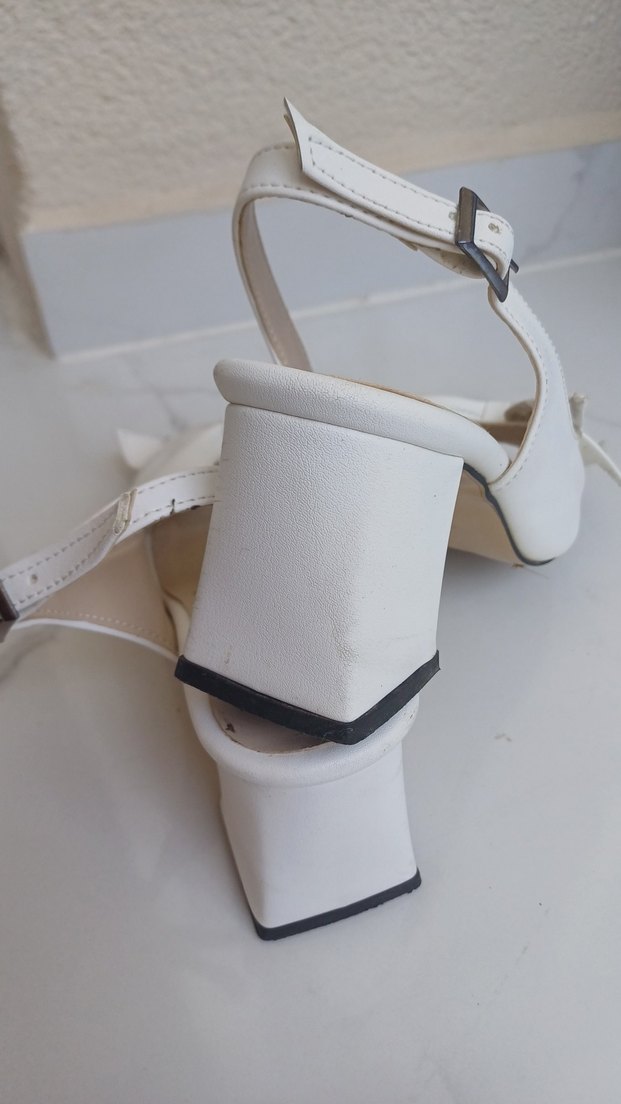 Beyaz Fiyonklu Stiletto Kadın Abiye Ayakkabı - Görsel 3