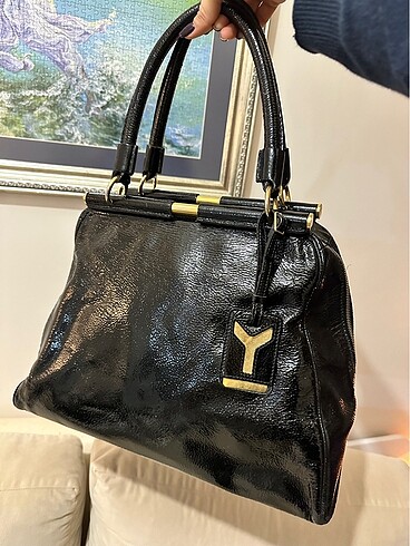 YSL Majorelle çantası.