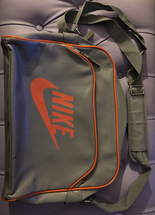 l Beden Nike çanta 