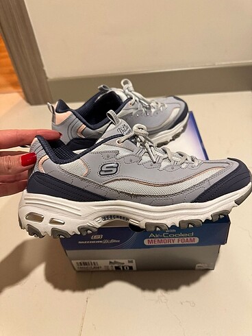 skechers 40
