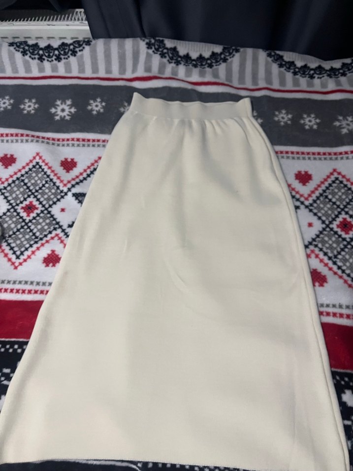 Krem Uzun Kollu Kadın Triko Kazak Etek Takım - Görsel 3