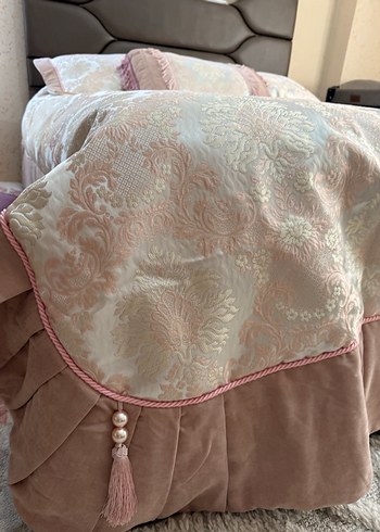 Nakışlı Beyaz Yatak Örtüsü - Görsel 5