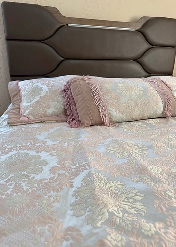 Nakışlı Beyaz Yatak Örtüsü - Görsel 9