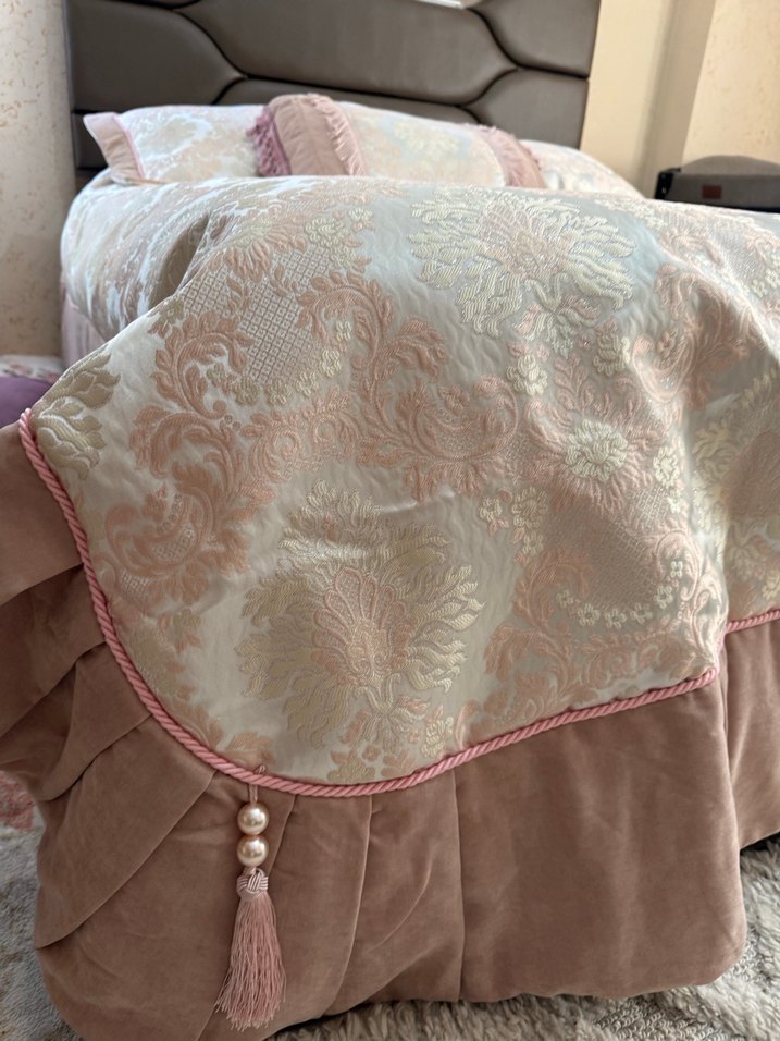 Nakışlı Beyaz Yatak Örtüsü - Görsel 5