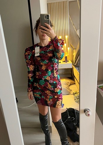 Parlak Desenli V Yakalı Mini Elbise - Görsel 2