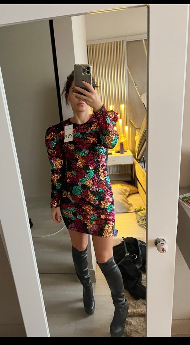 Parlak Desenli V Yakalı Mini Elbise - Görsel 2