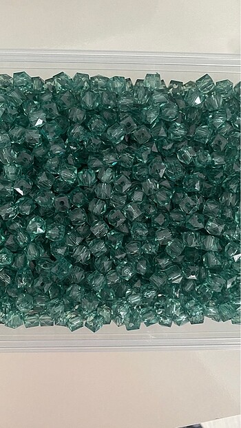  Beden 8 MM Akrilik Küp Boncuk 500 GR