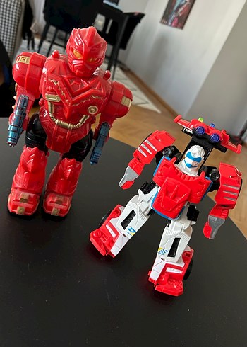 Kırmızı Renkli Robot Figür ve Araba (tobota dönüşen) - Görsel 2