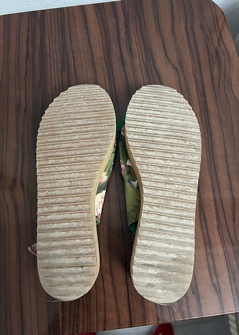 Yeşil Fiyonklu Kadın Dolgu Topuk Sandalet - Görsel 3