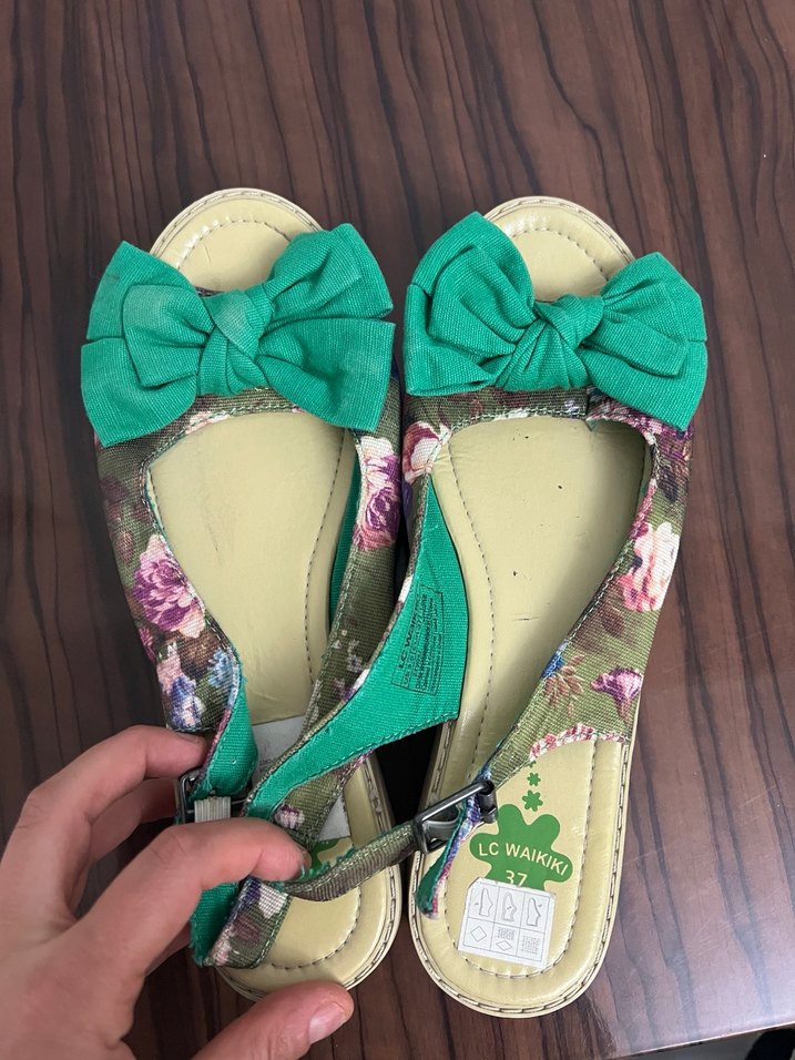 Yeşil Fiyonklu Kadın Dolgu Topuk Sandalet - Görsel 4