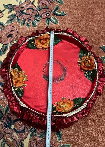 Gül Desenli Kırmızı Saten Yuvarlak Kına Tepsisi - Görsel 3