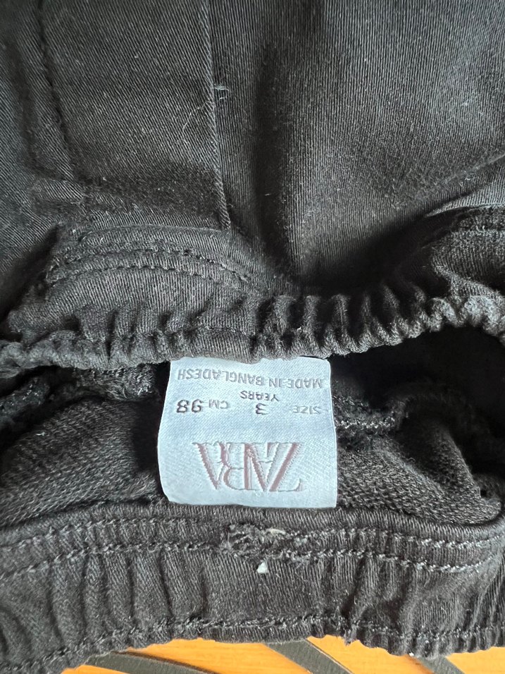 Zara Erkek Siyah Kemerli Bol Kesim Kot Pantolon - Görsel 3