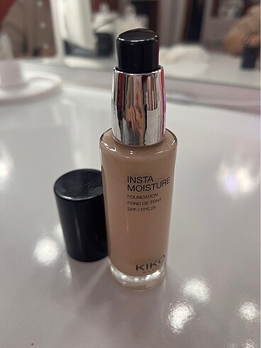 Kiko Instamoisture Fondöten-1R