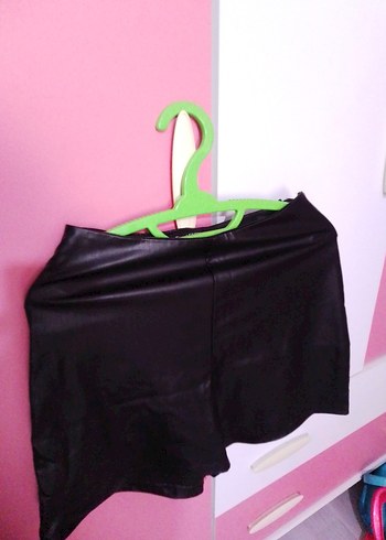 Siyah Deri Mini Şort - Görsel 2