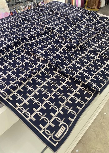 Belli twill ipek eşarp - Görsel 3