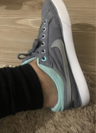 Nike Orjınal Nike hiç bir deformesi yok