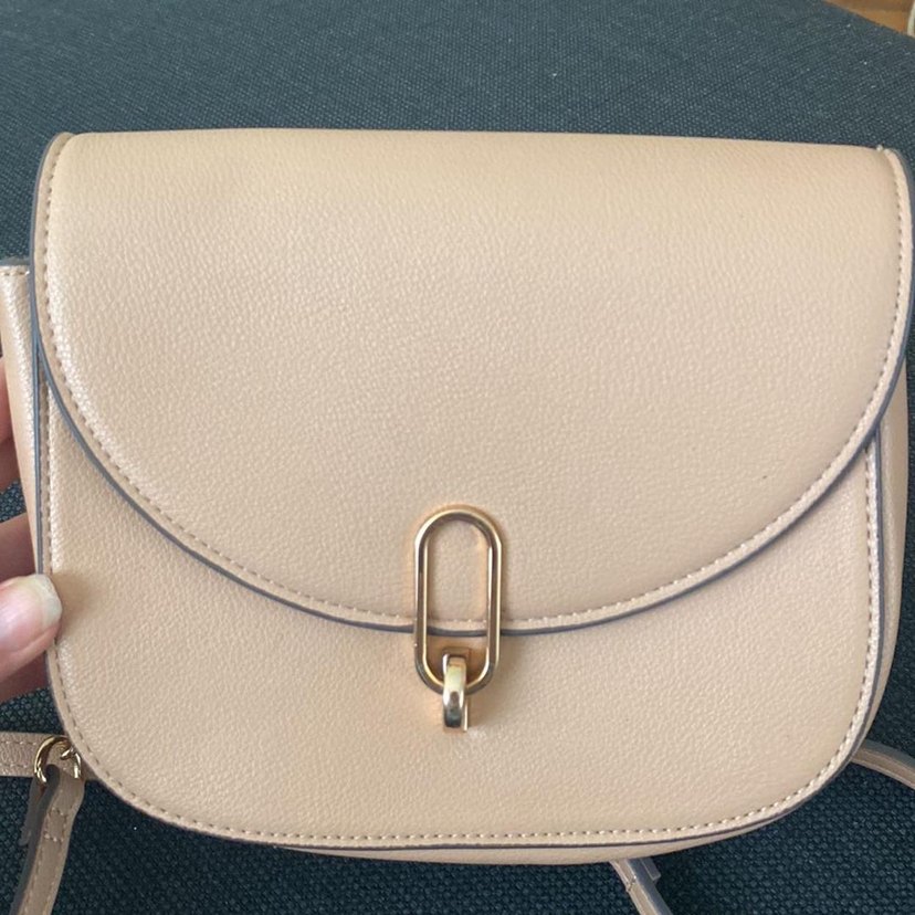 Zincir Detaylı Bej Deri Kadın Çanta - Görsel 2