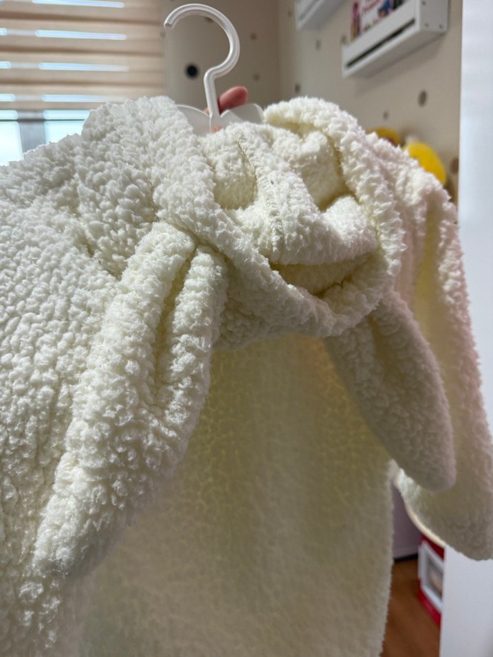 Beyaz Kürklü Bebek Kız Tulumu - Görsel 3