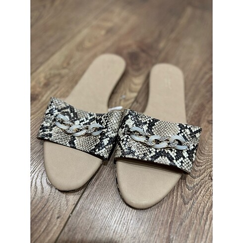 Primark Yılan Desenli Terlik