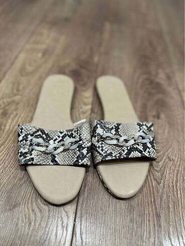 Primark Primark Yılan Desenli Terlik