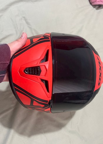 Kilitli Kırmızı Rock Punk Motosiklet Kaskı - Görsel 6