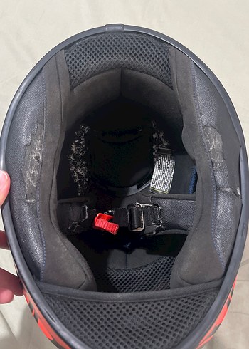 Kilitli Kırmızı Rock Punk Motosiklet Kaskı - Görsel 5