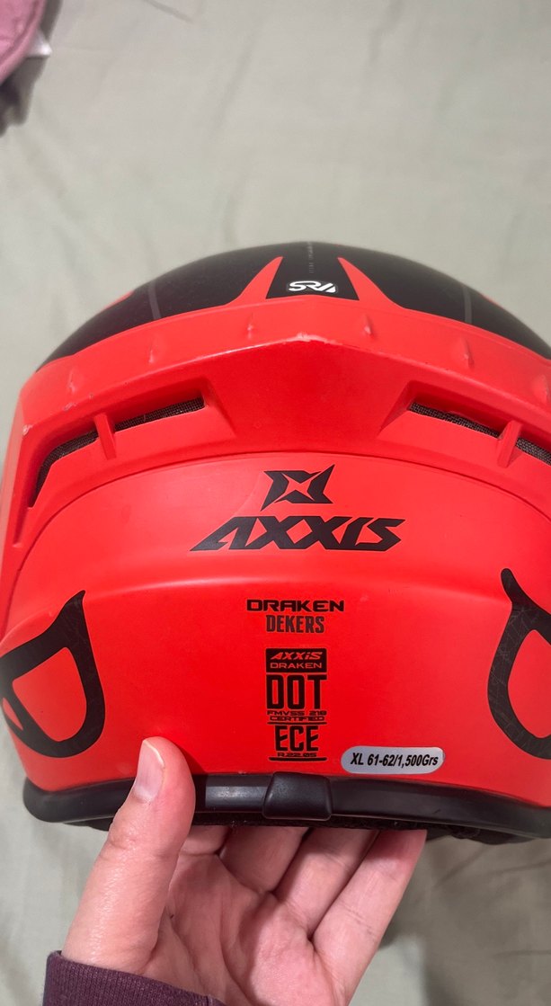 Kilitli Kırmızı Rock Punk Motosiklet Kaskı - Görsel 4