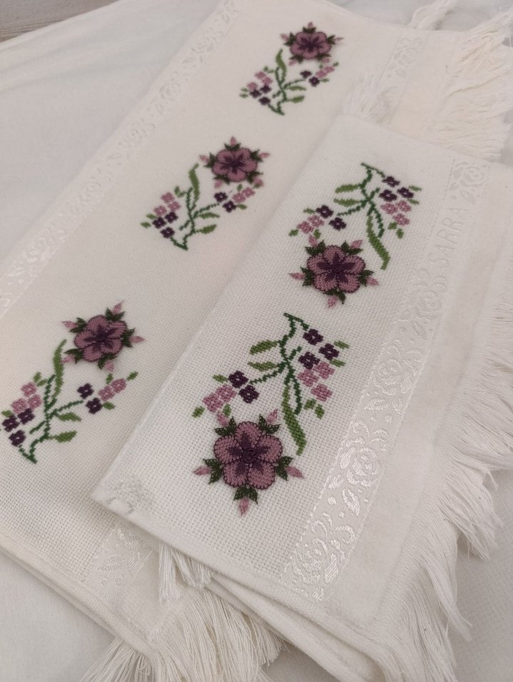 Çiçek Desenli El İşi Örtü Seti - Görsel 4