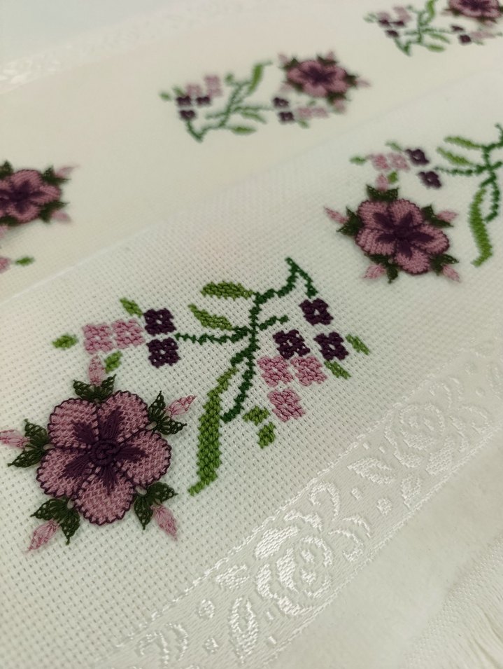 Çiçek Desenli El İşi Örtü Seti - Görsel 2