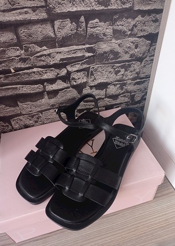 Siyah Tokalı Kadın Sandalet - Görsel 5