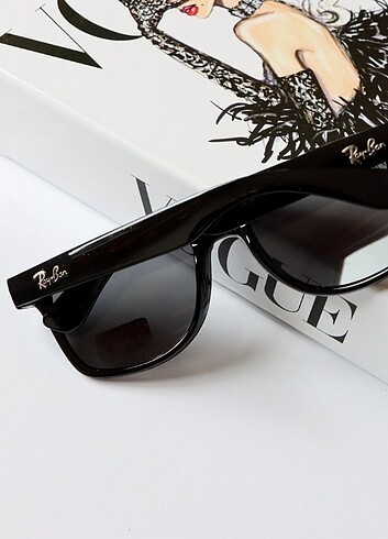 Ray Ban Unisex Wayferi Parlak Rayban Logolu Güneş Gözlüğü