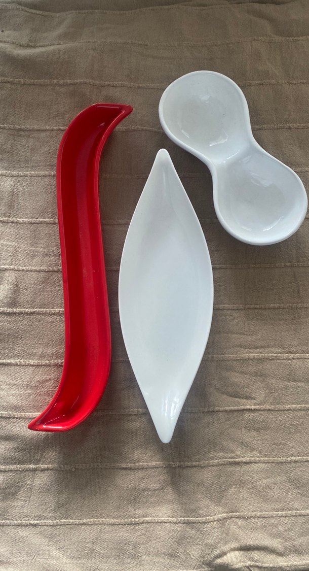 Kırmızı ve Beyaz Seramik Sunum Tabağı Seti - Görsel 2