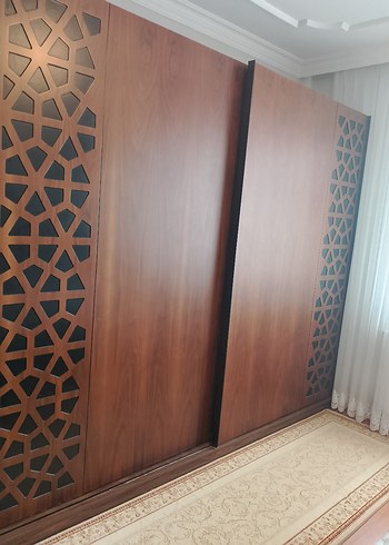 Diğer yatak odası, masa ve kosol