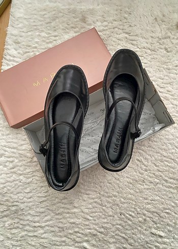 Siyah Tokalı Modern Klasik Kadın Babet - Görsel 2