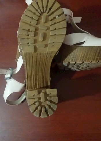 Beyaz Kadın Dolgu Topuklu Sandalet - Görsel 5